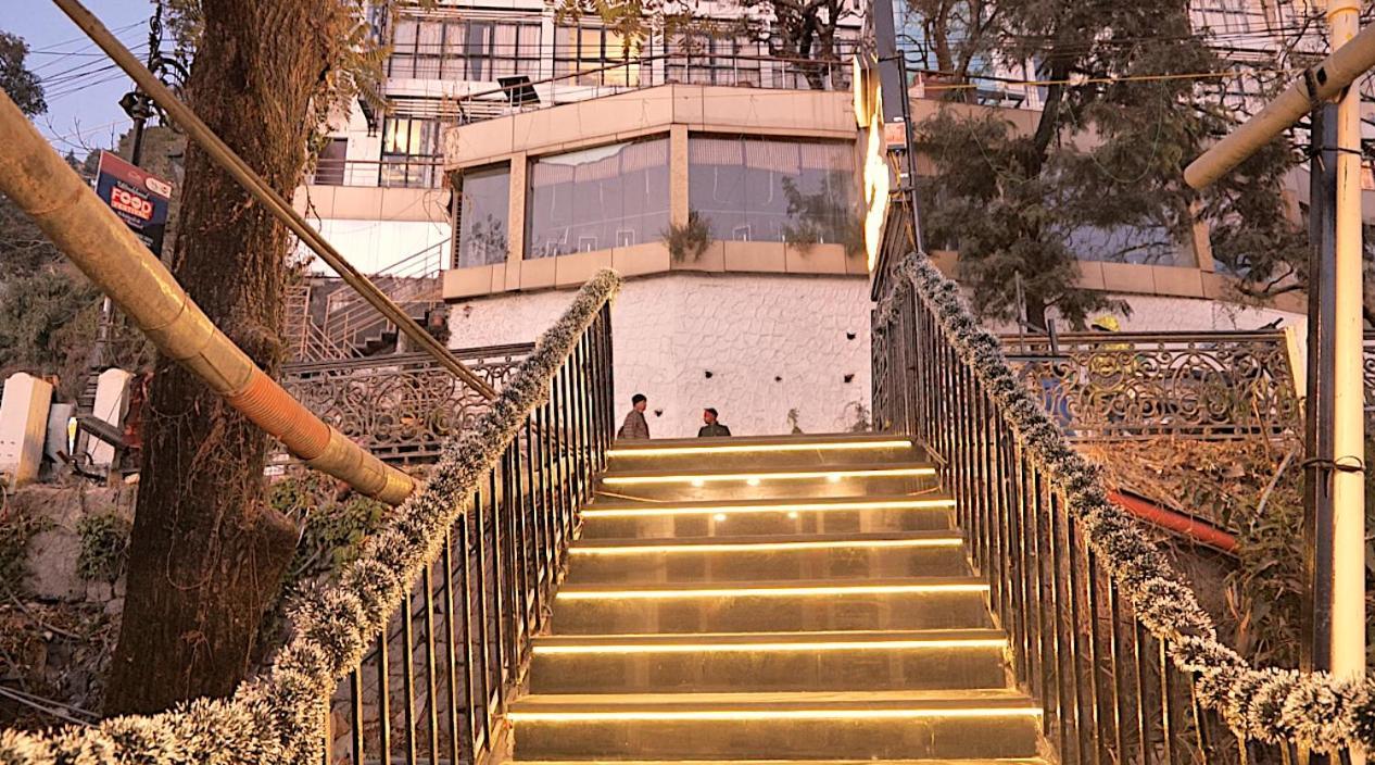 Hotel Brite Star Массури Экстерьер фото