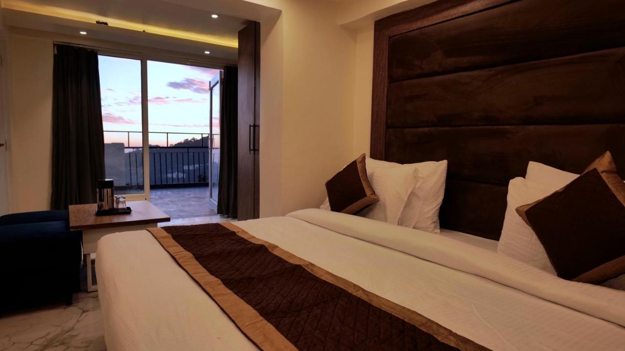Hotel Brite Star Массури Экстерьер фото