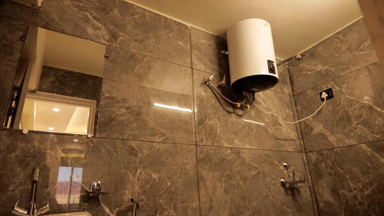 Hotel Brite Star Массури Экстерьер фото