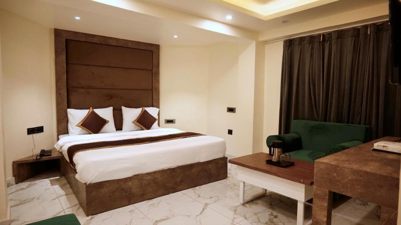 Hotel Brite Star Массури Экстерьер фото