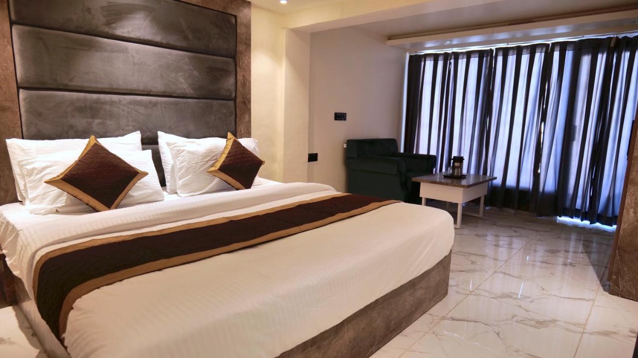 Hotel Brite Star Массури Экстерьер фото