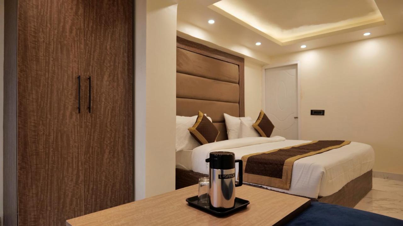 Hotel Brite Star Массури Экстерьер фото