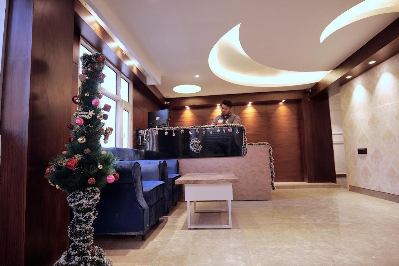 Hotel Brite Star Массури Экстерьер фото